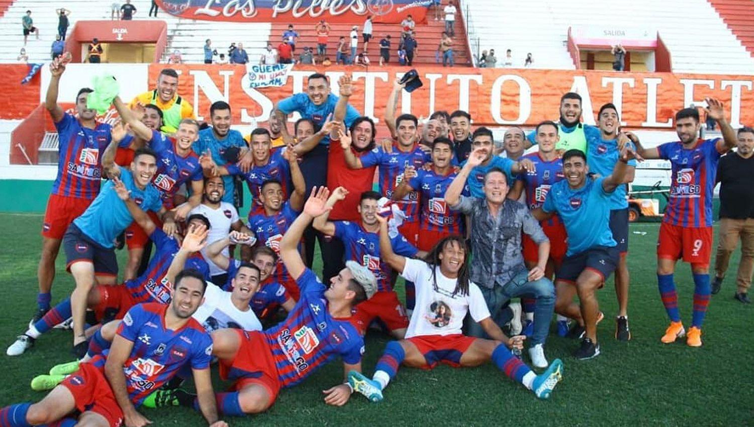 Guumlemes hizo realidad su suentildeo con un histoacuterico ascenso a la Primera Nacional