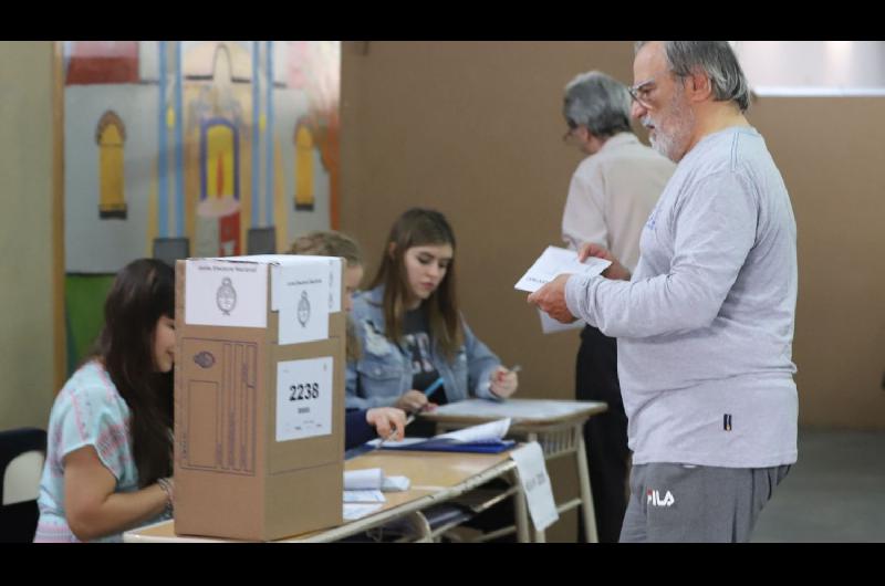 La Caacutemara Nacional Electoral pidioacute que el personal vinculado a los comicios sea vacunado