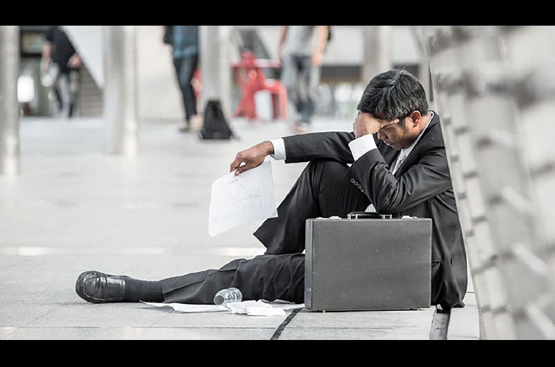 La cantidad total de puestos de trabajo se redujo 92-en-porciento- en el tercer trimestre