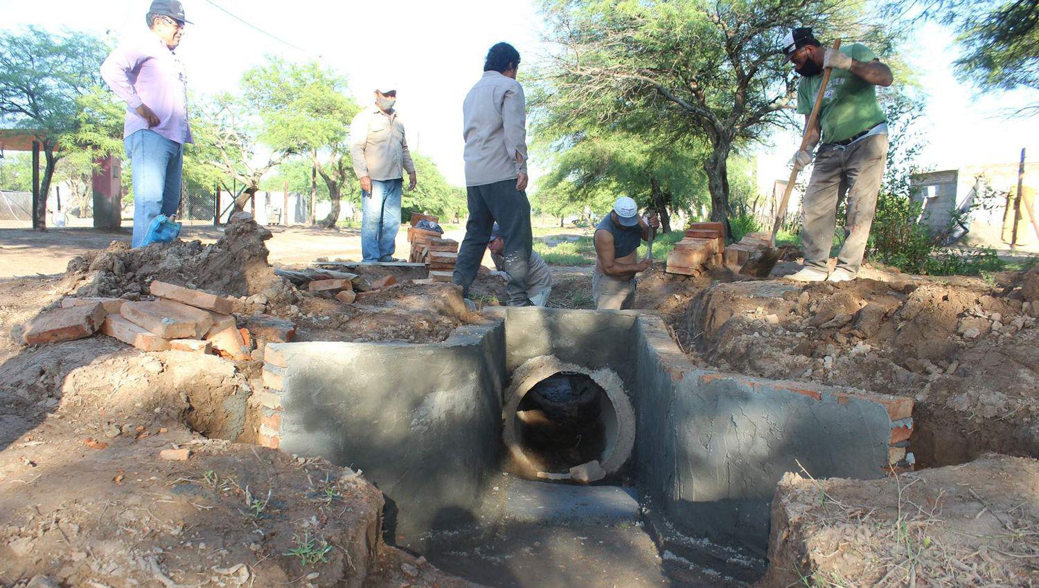 Colonia El Simbolar inicioacute labor preventiva en drenajes