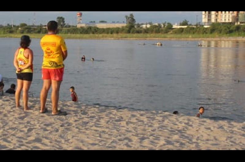 Se dio inicio al trabajo de los guardavidas en la zona de playas del riacuteo Dulce a partir de convenio Municipal