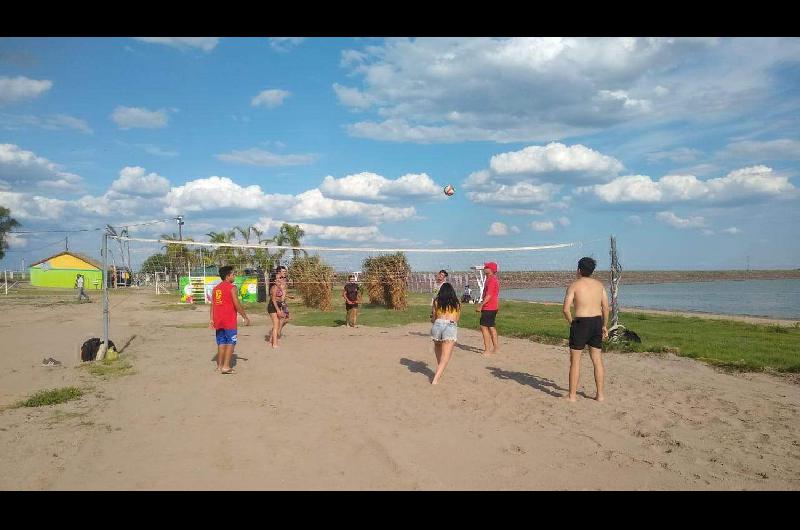 Los turistas del NOA continuacutean eligiendo Las Termas de Riacuteo Hondo