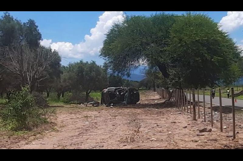 Amigas bandentildeas que iban a Salta volcaron y una murioacute