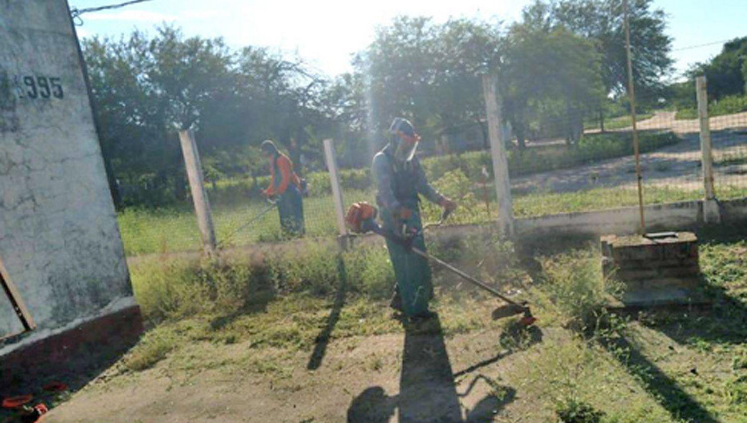 Se efectuoacute limpieza en las escuelas de Los Quiroga