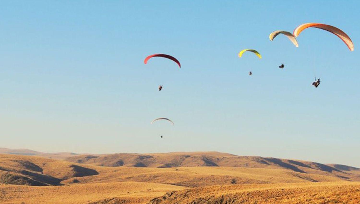 Catamarca invita a la praacutectica del parapentismo en el cerro Ancasti