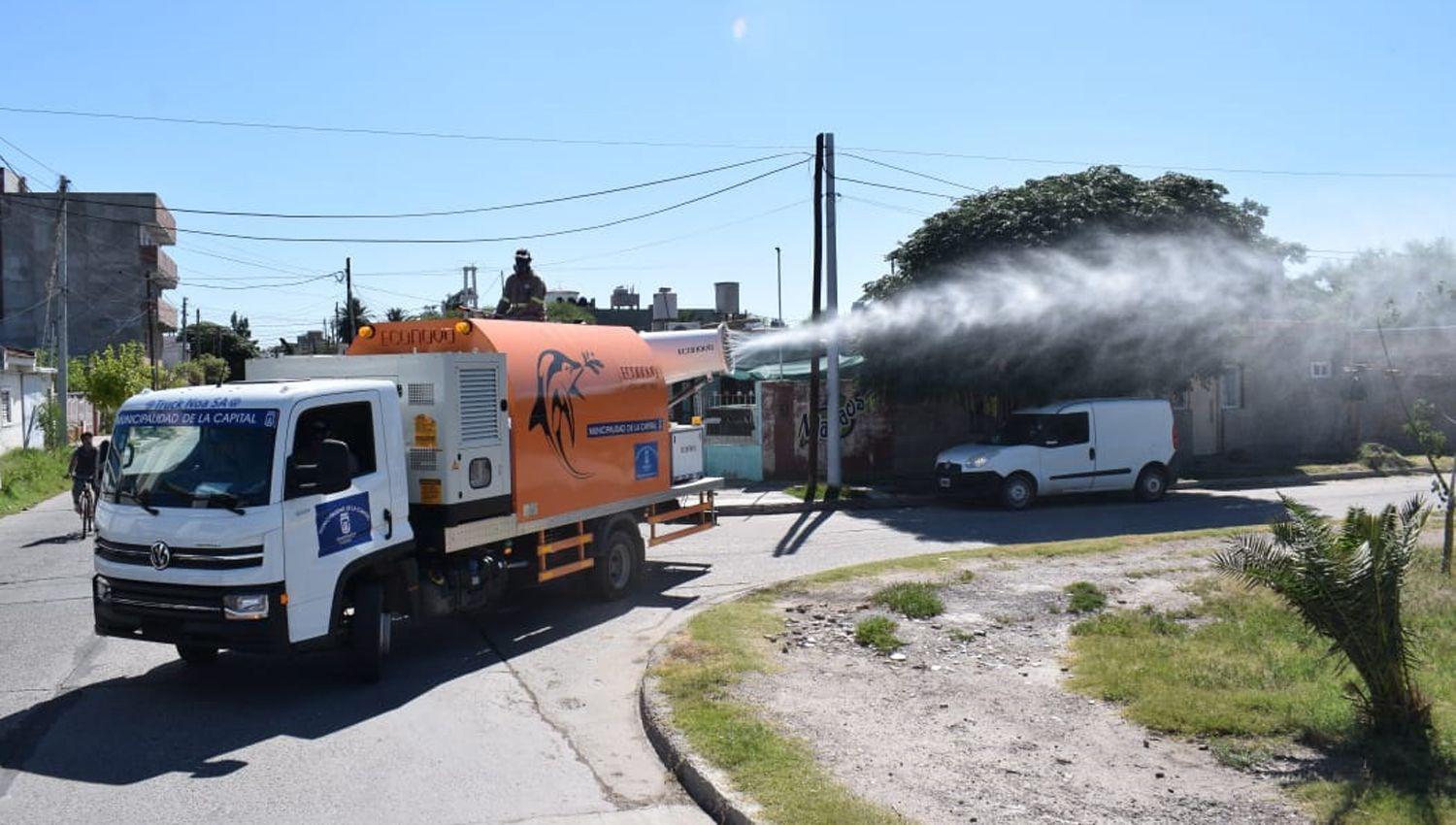 Calidad de Vida de la Capital con su programa de fumigacioacuten impactoacute en el barrio Sarmiento