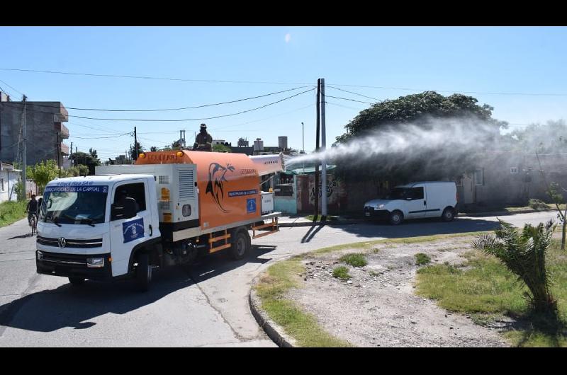 Calidad de Vida de la Capital con su programa de fumigacioacuten impactoacute en el barrio Sarmiento