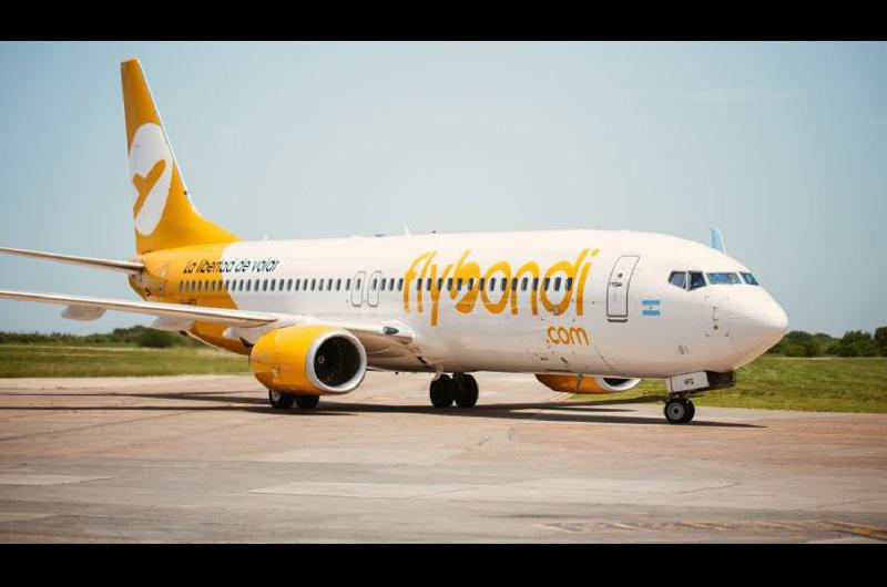 Flybondi canceloacute sus vuelos por una falla teacutecnica en su uacutenico avioacuten operativo