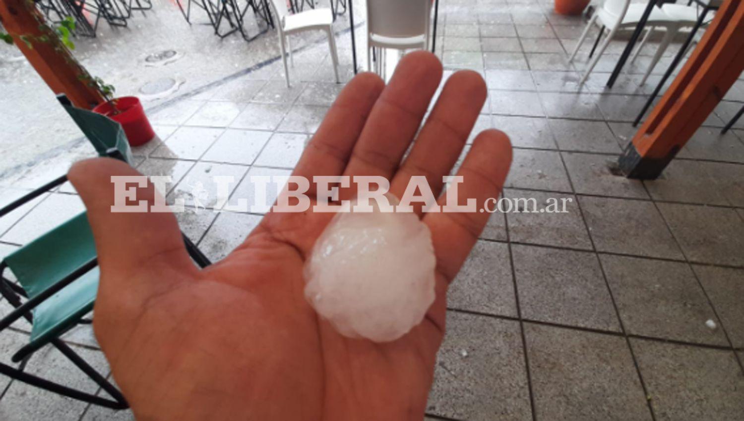 VIDEO E IMAacuteGENES  Las Termas fue sorprendida por una tormenta con granizo