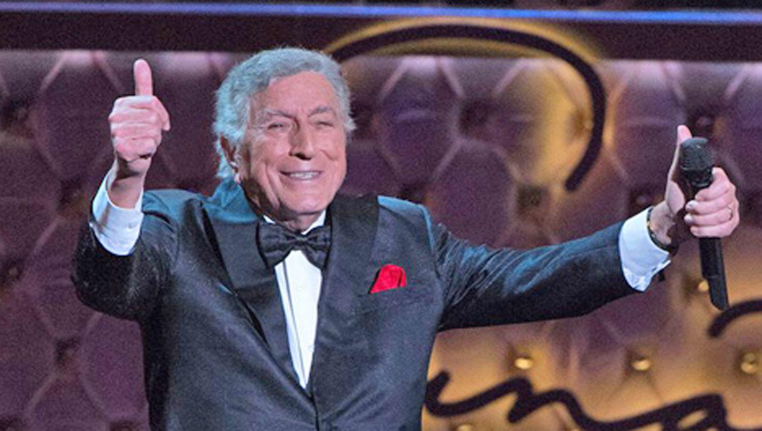 La familia de Tony Bennett informoacute que el cantante de 94 antildeos padece de Alzheimer