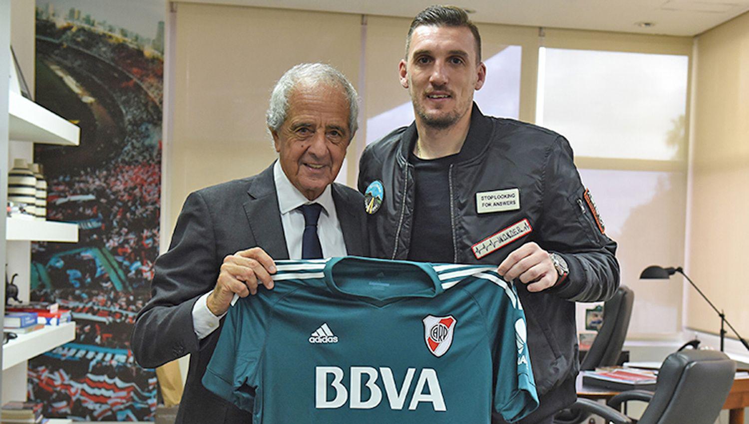 Franco Armani seguiraacute atajando en River Plate hasta junio del 2023