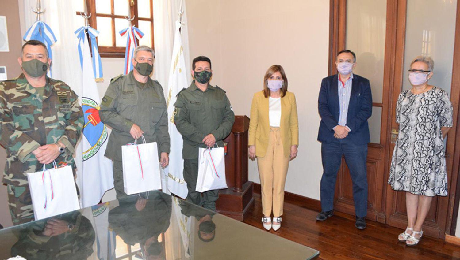 Fuentes recibioacute a autoridades de Gendarmeriacutea Nacional