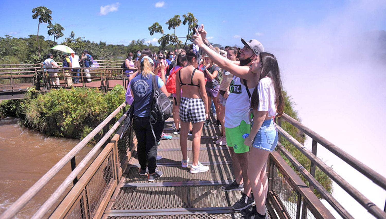 El turismo crece en el Parque Nacional Iguazuacute pese a la pandemia