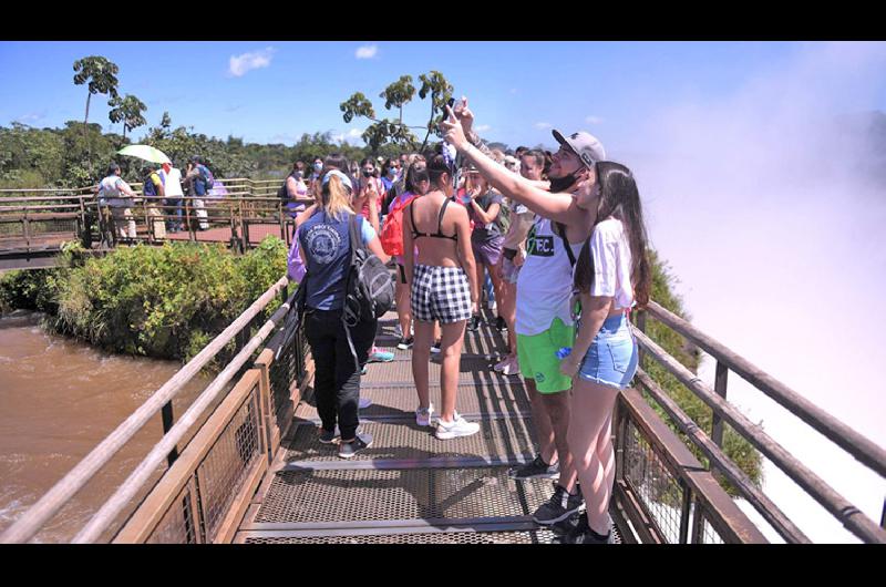 El turismo crece en el Parque Nacional Iguazuacute pese a la pandemia