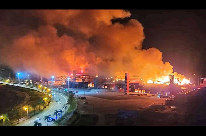 Pericias de bomberos seraacuten claves para develar las causas del incendio