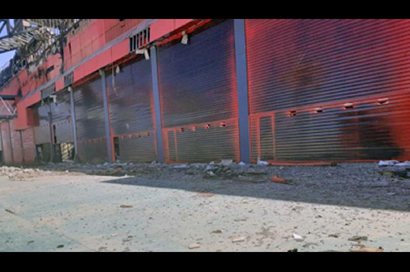 Los bomberos fueron los grandes heacuteroes de la noche