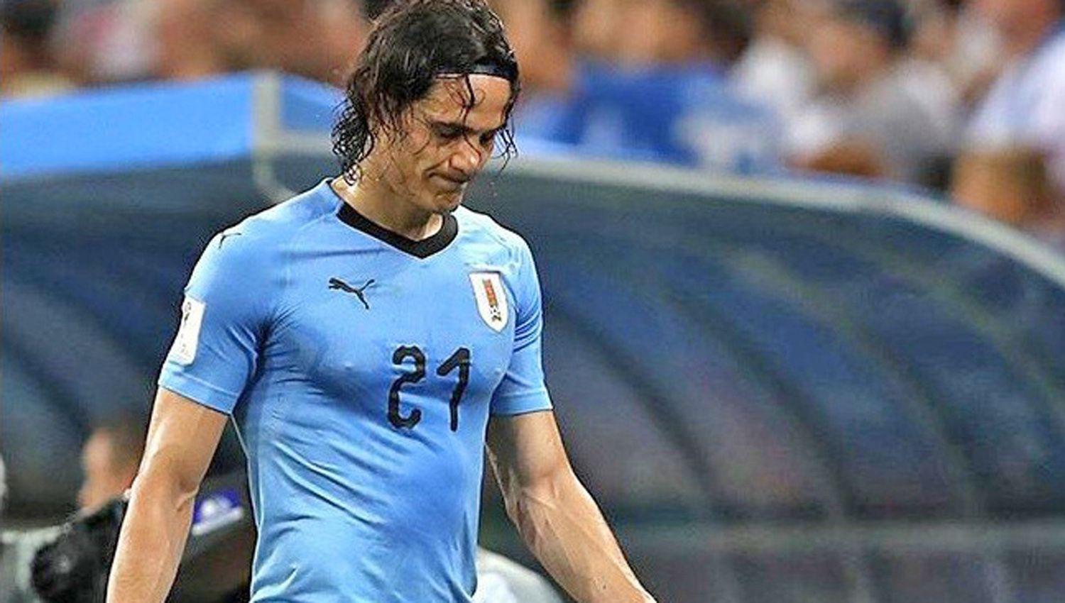 Cavani no jugaraacute en Santiago ante la Argentina