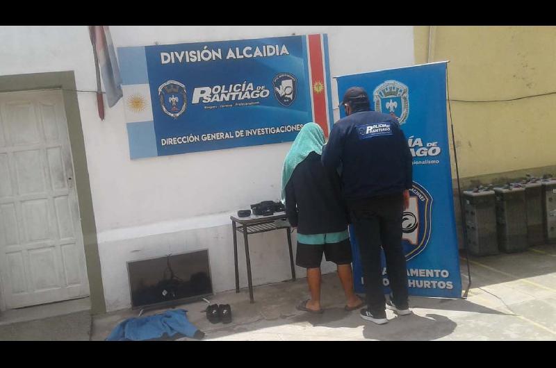 Detienen a delincuente y recuperan valiosos bienes sustraiacutedos desde una casa en el barrio Sarmiento