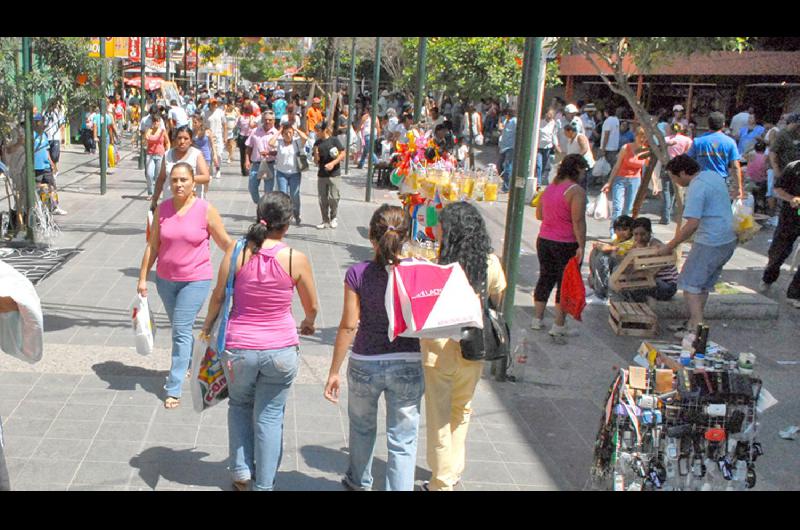 Habraacute cambios en los horarios de atencioacuten en comercios y servicios puacuteblicos por el feriado