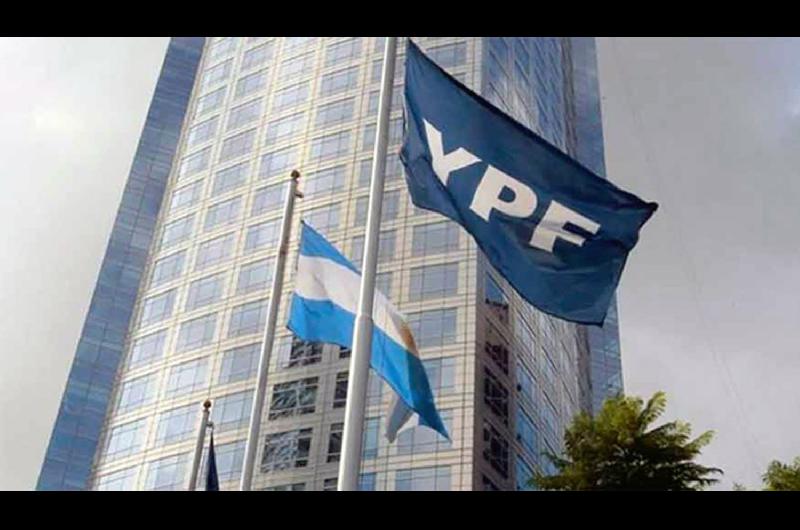 YPF cerroacute exitosamente su canje de deuda y consiguioacute un alivio por US 630 millones