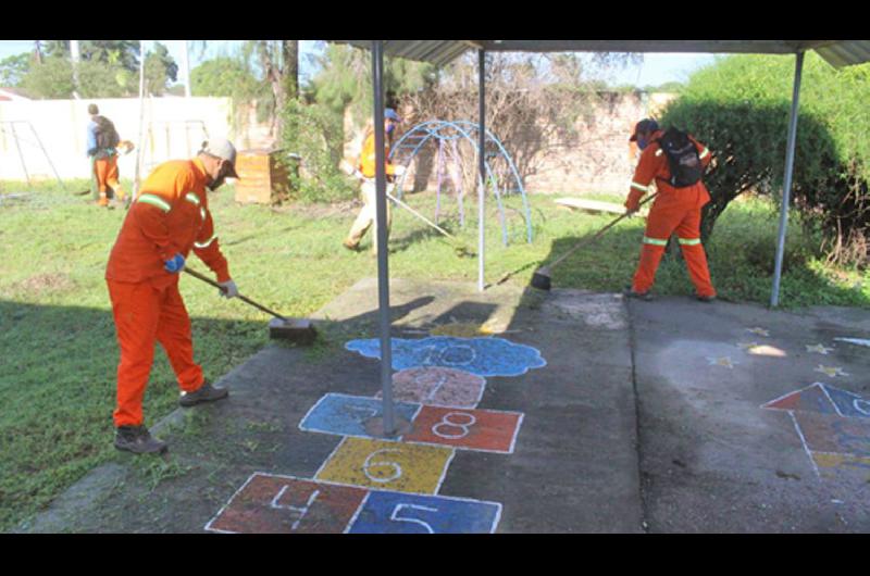 Sanitizan todos los jardines de infantes de la municipalidad