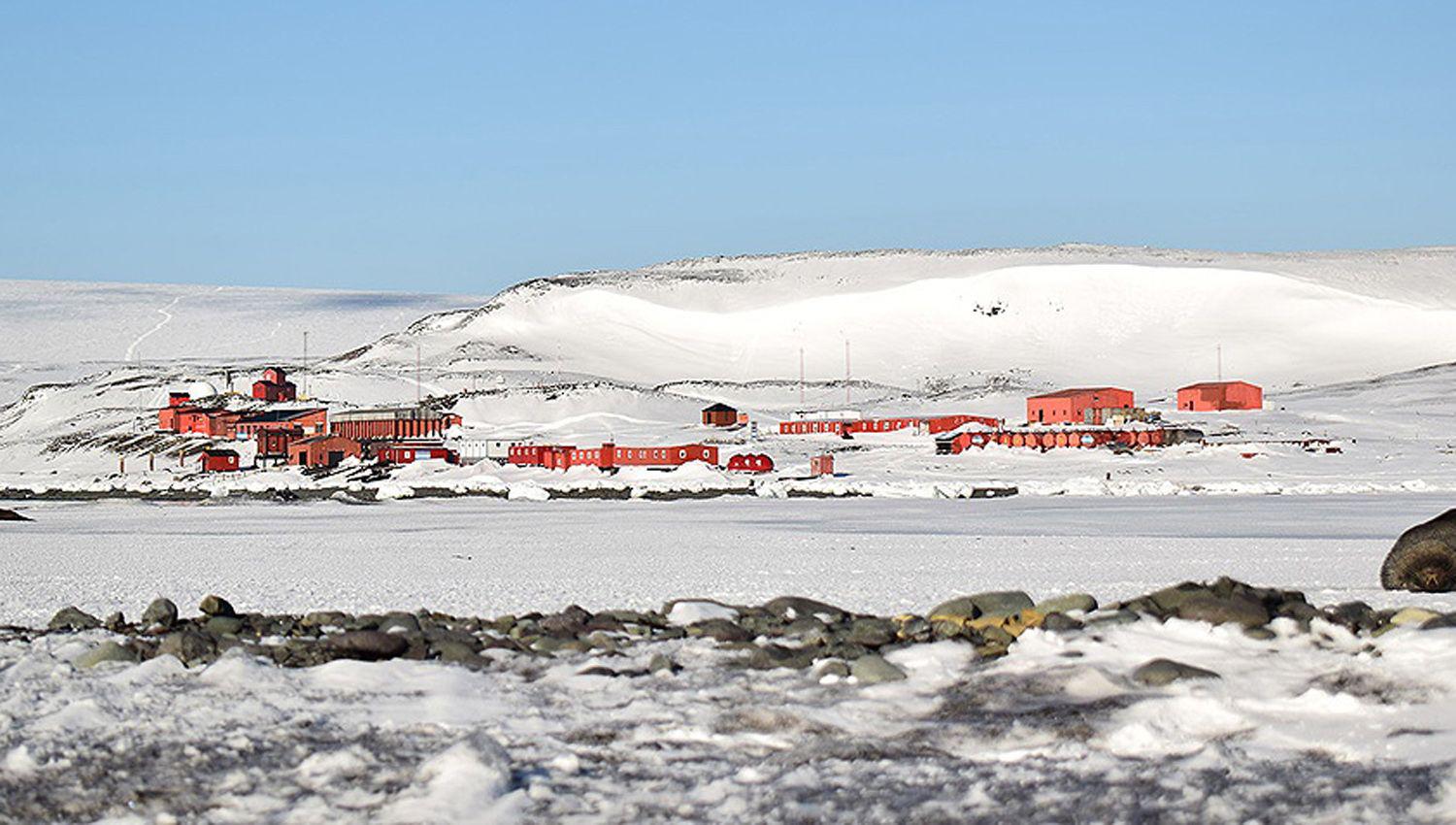 Base cientiacutefica argentina en la Antaacutertida cumplioacute 39 antildeos