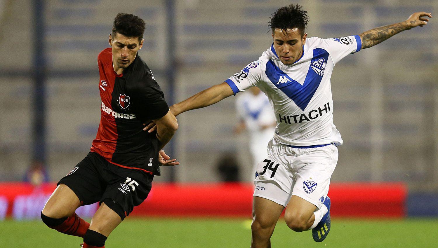 Veacutelez le ganoacute 1 a 0 a Newells en el Amalfitani