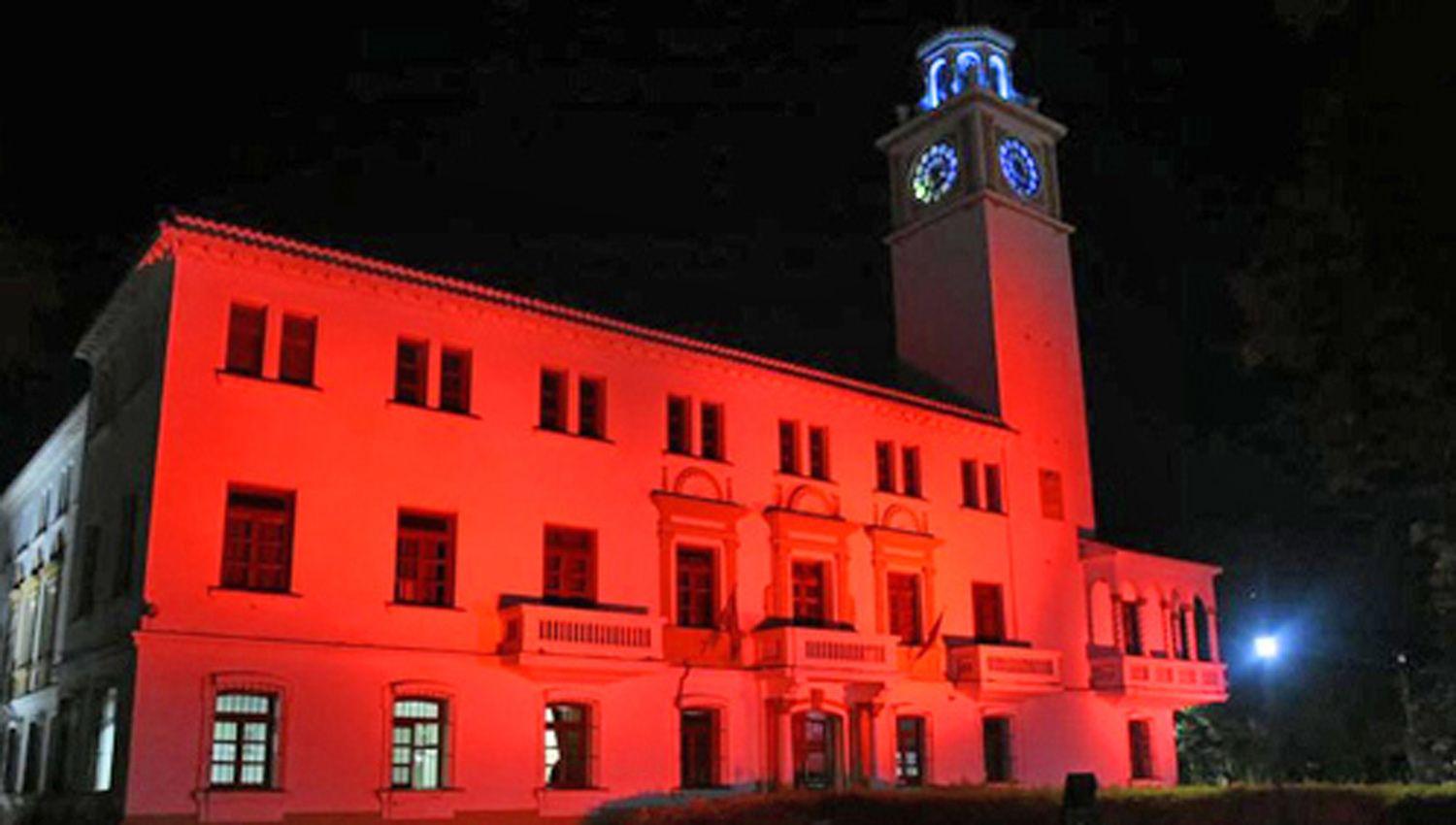 La Casa de Gobierno lucioacute de rojo por el Diacutea de las Cardiopatiacuteas Congeacutenitas