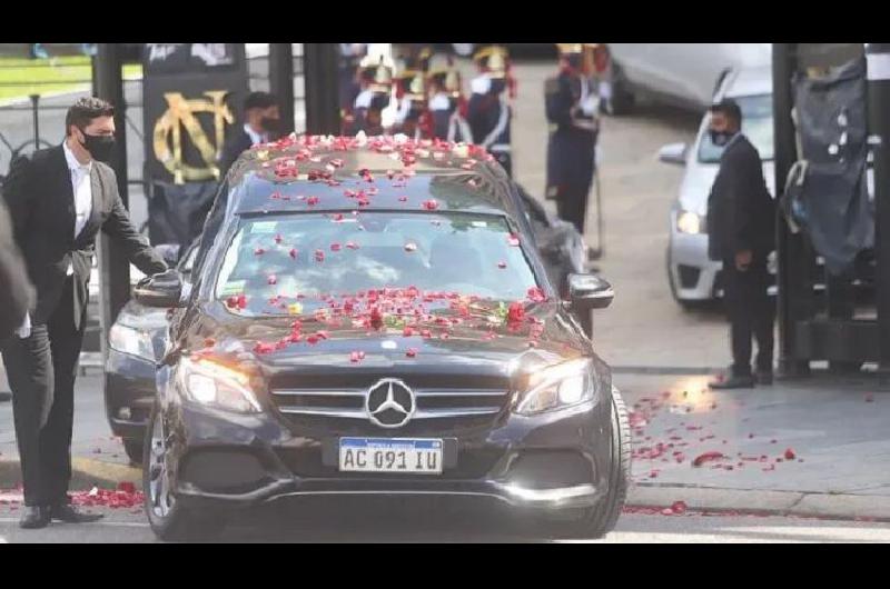 Inhumaron a Carlos Menem en una ceremonia realizada con el ritual islaacutemico