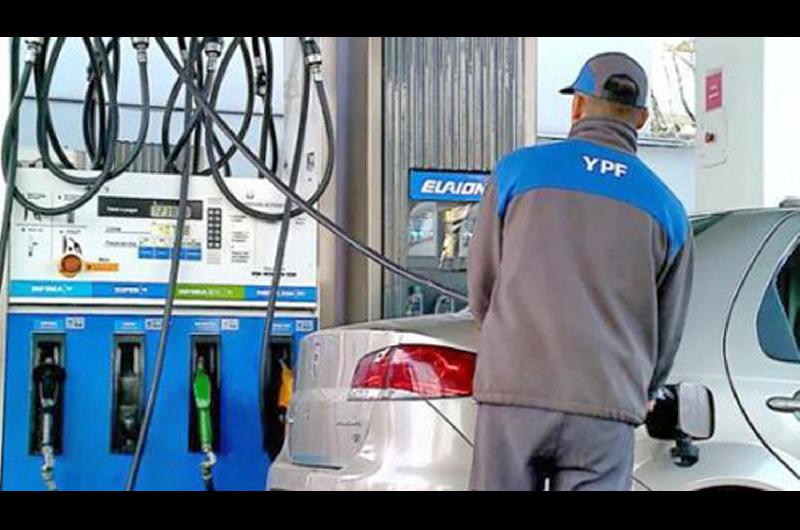 Los combustibles valen entre 9 y 11-en-porciento- maacutes que en CABA