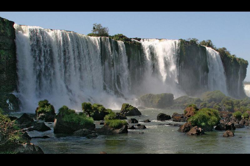 Cataratas del Iguazuacute entre las 16 ldquoMaravillas Incuestionablesrdquo