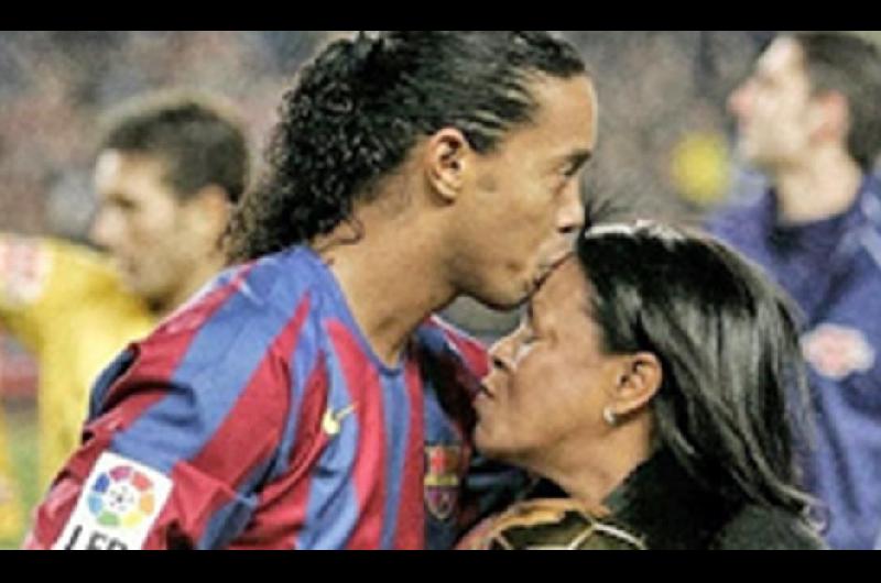 Ronaldinho de luto- murioacute su mamaacute por el Covid -19