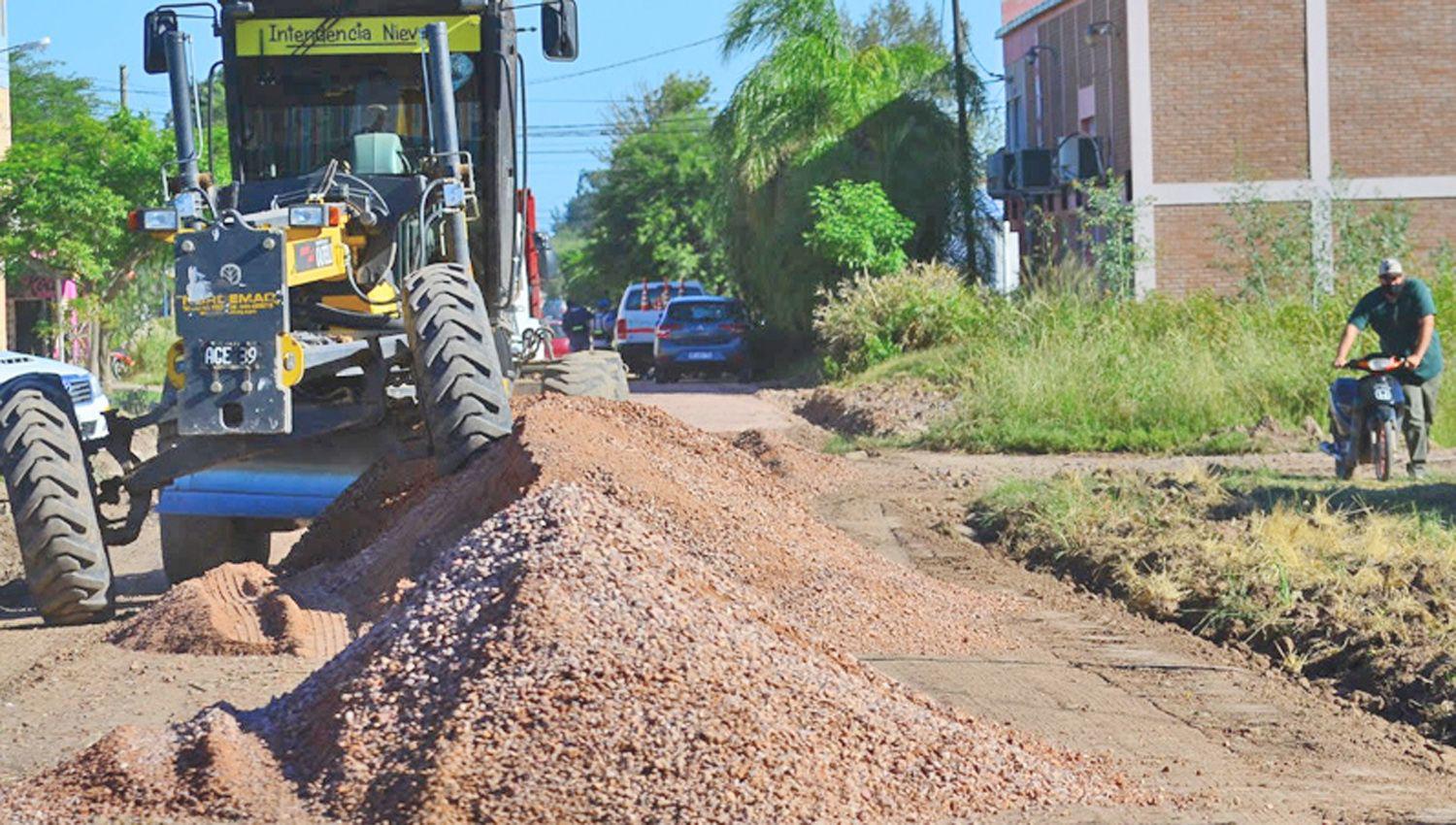 Realizan enripiado del camino entre Antajeacute y paraje San Juan