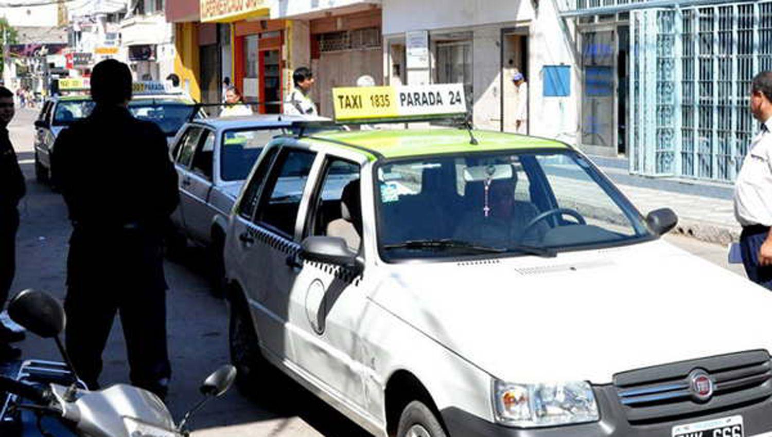 Inician renovacioacuten de licencias de radiotaxis