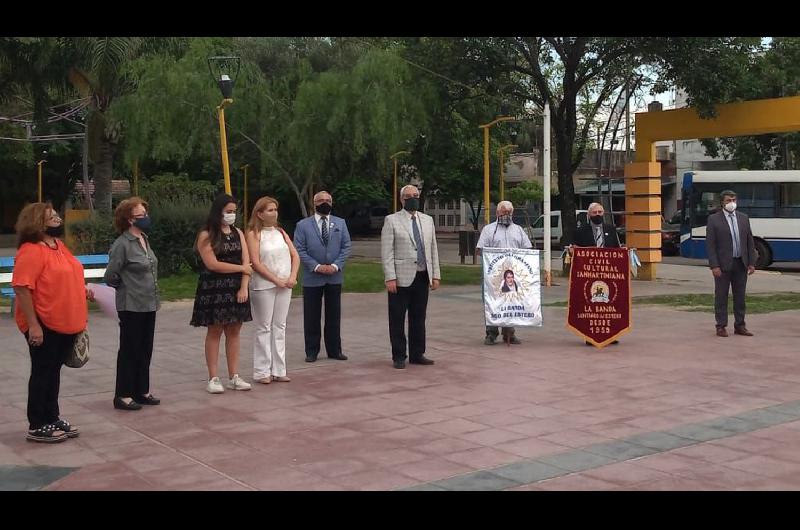 Recordaron el primer izamiento de la bandera nacional en el Paranaacute