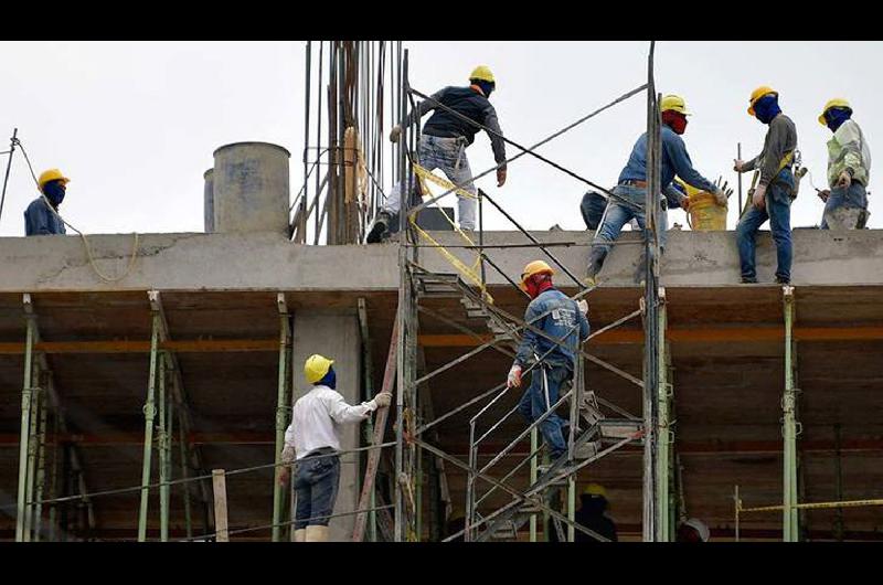 El empleo en la construccioacuten se recupera lentamente