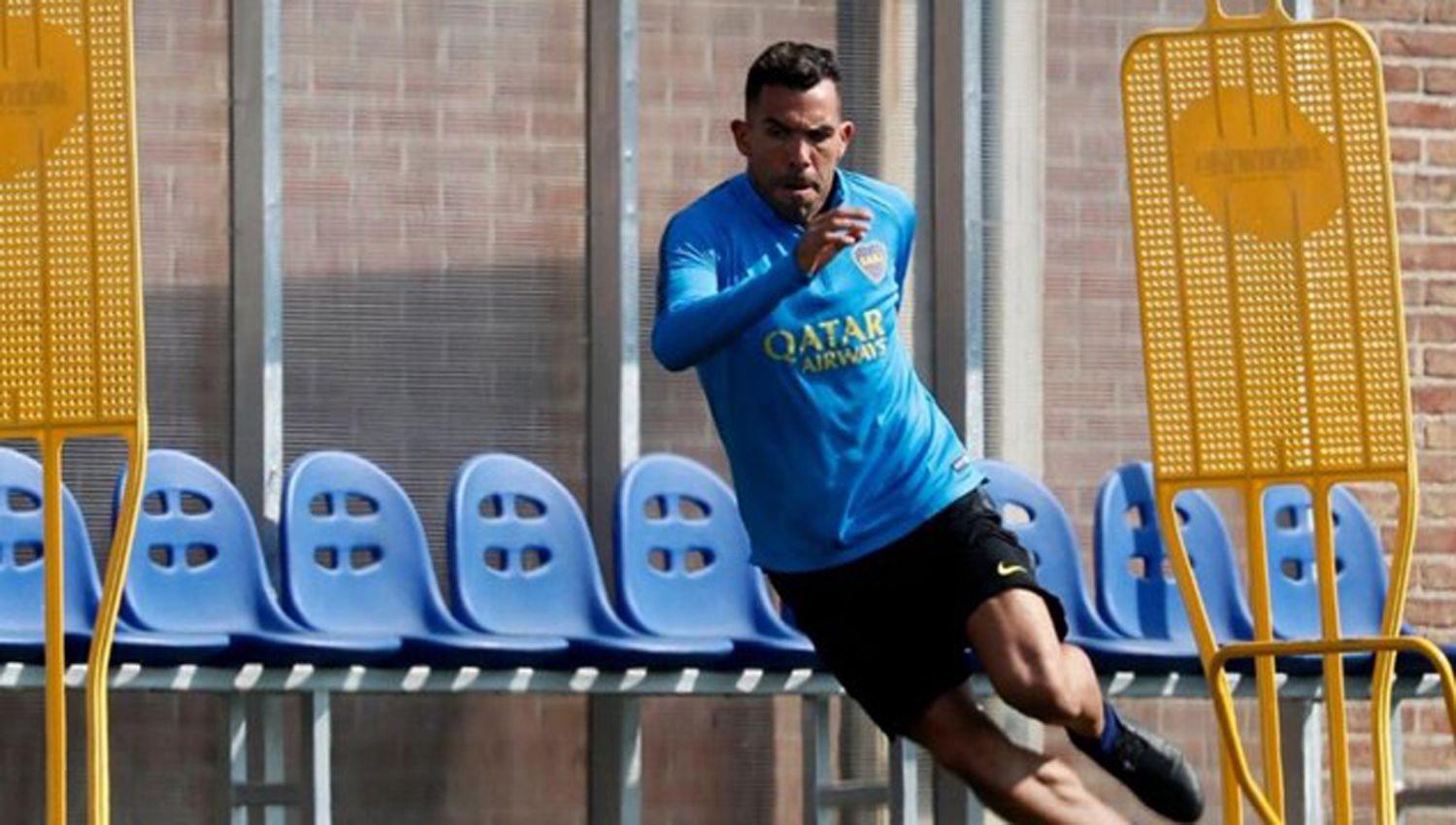 Carlos Tevez volvioacute a las praacutecticas tras ocho diacuteas de ausencia