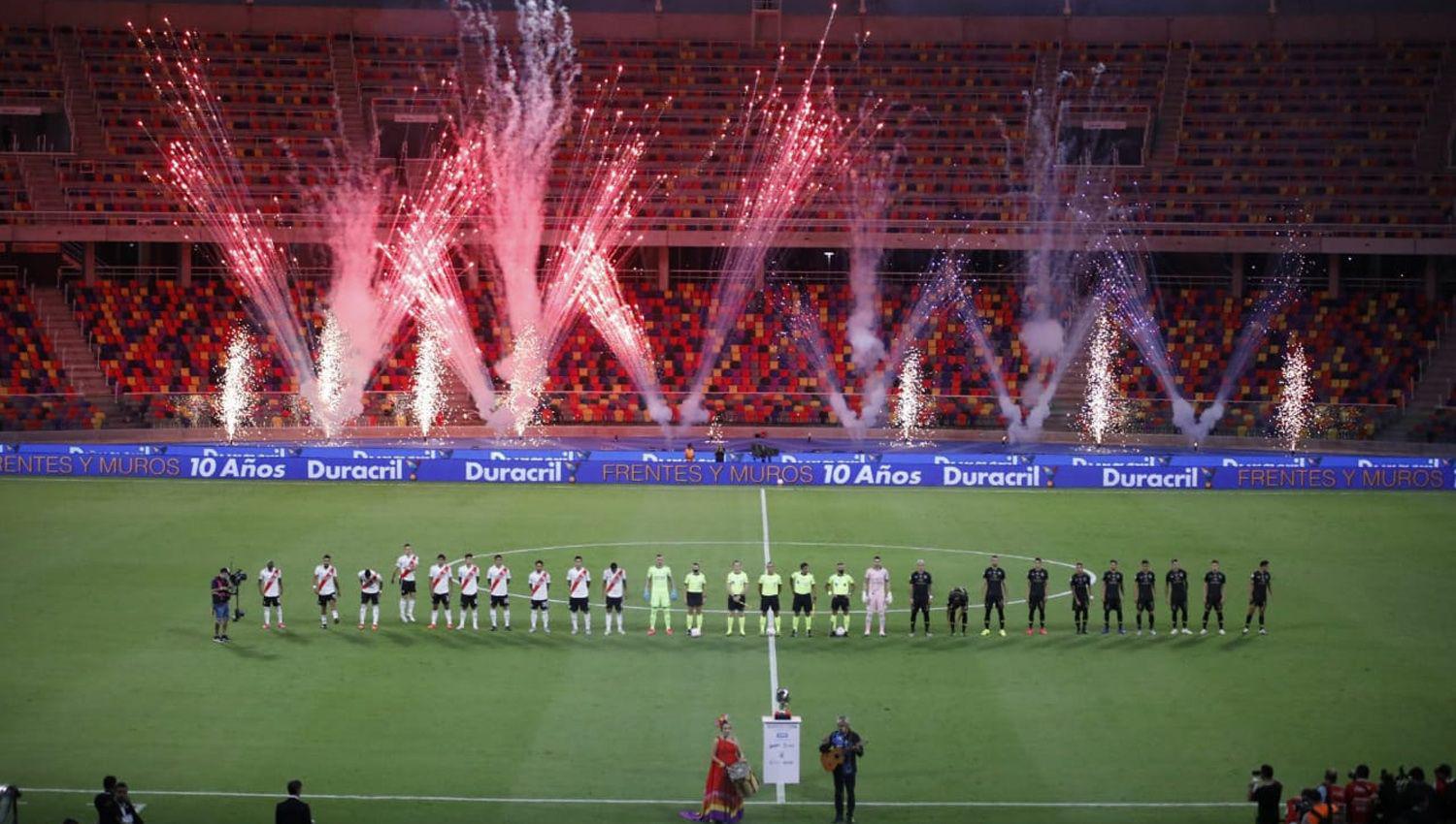 El escenario santiagueño lució radiante y causó una grata impresión a todo el fútbol argentino La Supercopa tuvo una definición brillante