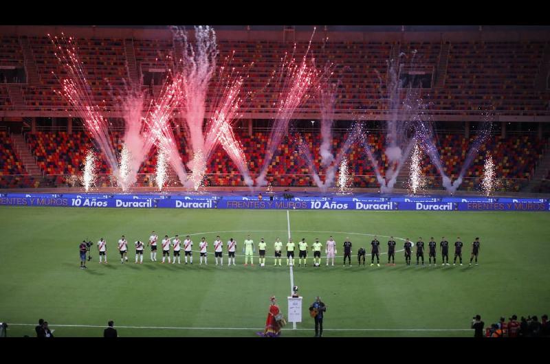 El escenario santiagueño lució radiante y causó una grata impresión a todo el fútbol argentino La Supercopa tuvo una definición brillante