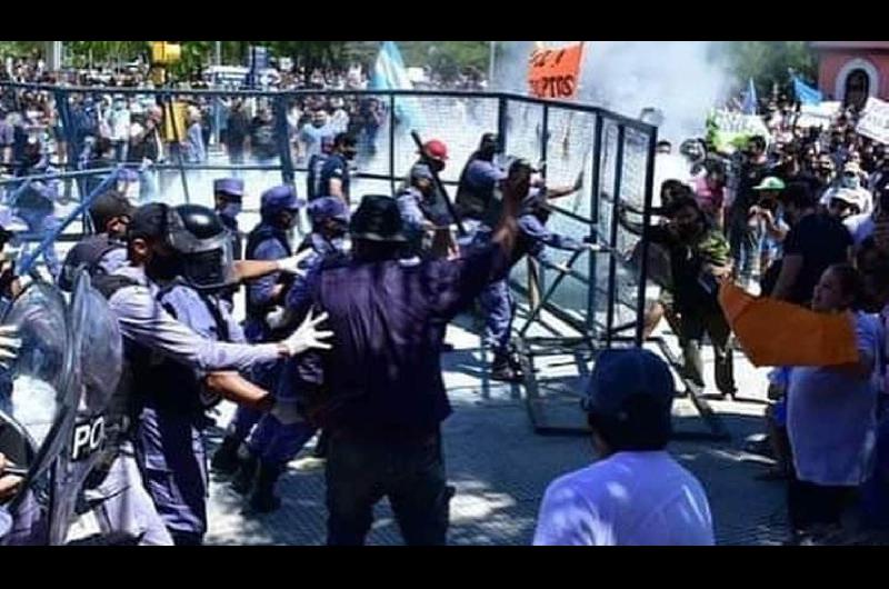 Episcopado sobre Formosa- ldquoNo puede aceptarse ejercicio de cualquier forma de represioacuten violentardquo