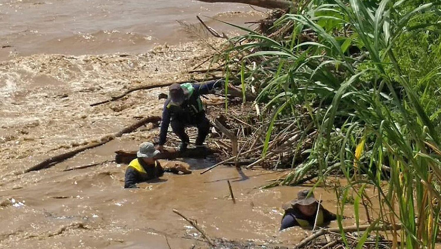 Se hundioacute otro gomoacuten de bagayeros en el Riacuteo Bermejo y hay un muerto