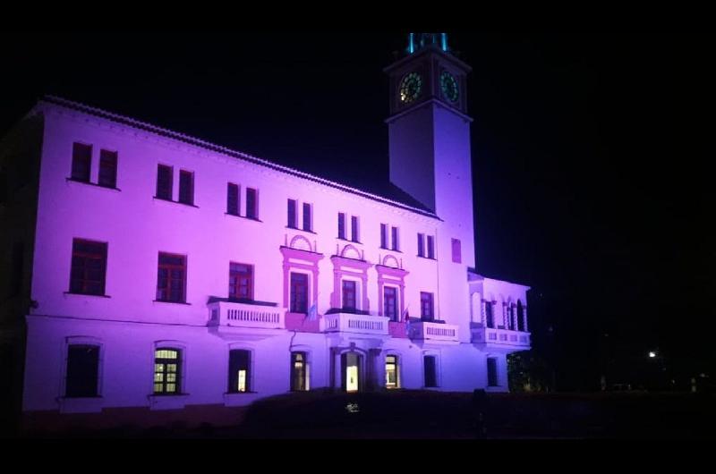 La Casa de Gobierno se iluminoacute de morado en conmemoracioacuten al Diacutea Internacional de la Mujer