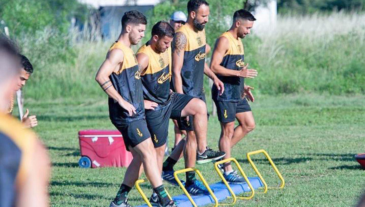 Mitre aguarda el debut ante Nueva Chicago en Mataderos