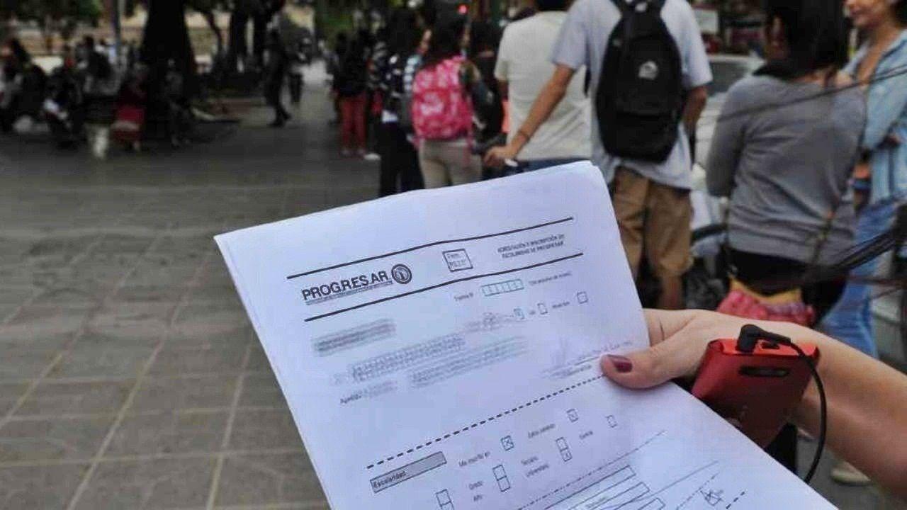 Las Becas Progresar aumentaraacuten hasta un 163-en-porciento- para 750000 joacutevenes de todo el paiacutes