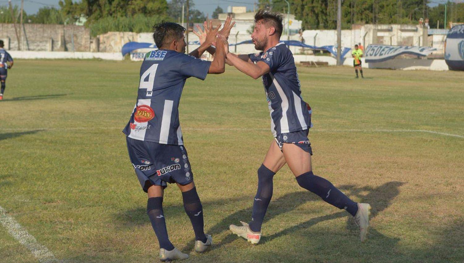 En un partido poleacutemico Sarmiento le ganoacute a Unioacuten Santiago