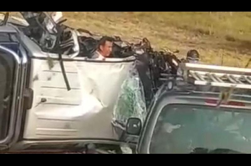 Una mujer de Bolivia se durmioacute al volante chocoacute con un acoplado y murioacute a la altura de V Mailiacuten