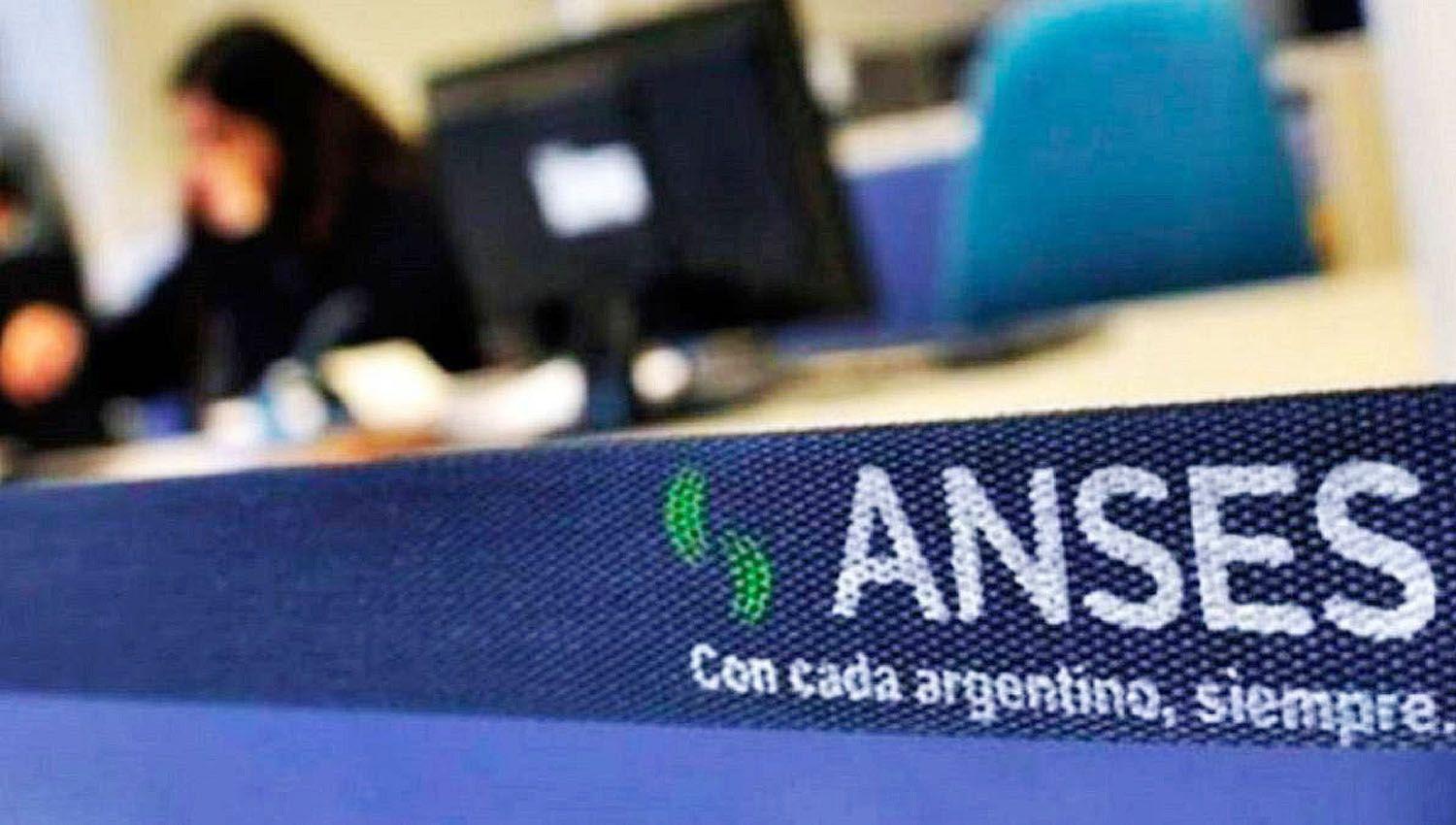 Este jueves pagan jubilaciones y pensiones hasta  32664 a titulares con DNI finalizados en 3