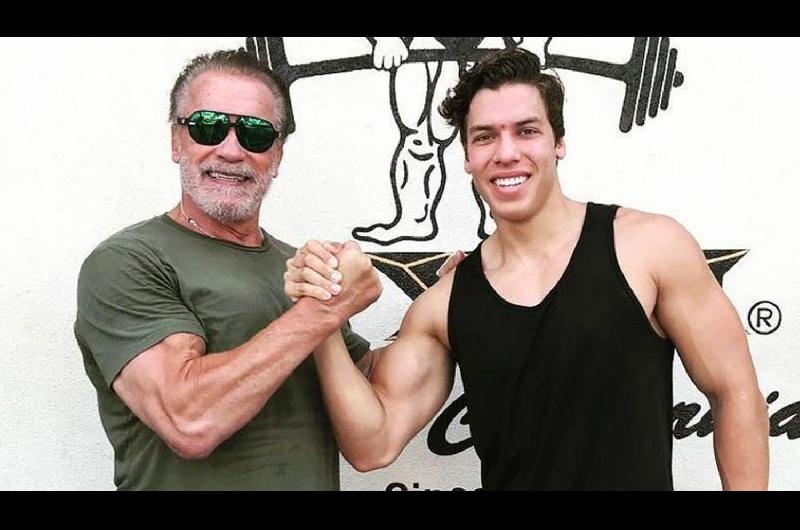 Hijo de Arnold Schwarzenegger reveloacute porque no lleva el apellido de su padre