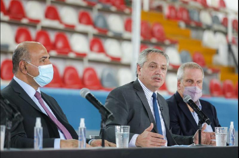 Alberto Fernaacutendez celebroacute la presencialidad y recordoacute que la pandemia ldquonos impidioacute disfrutar de la calidad educativa