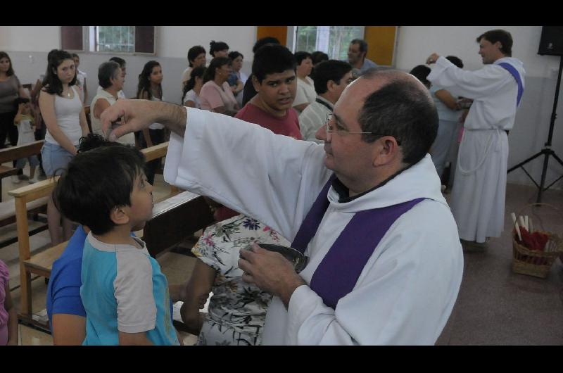 Las parroquias y capillas locales organizan celebraciones especiales en Cuaresma